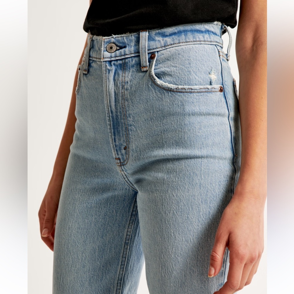 Abercrombie &z Fitch The '90s Straight Ultra High Rise Curve Love